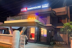 HOTEL SUNDAY TOWNHOUSE CLUB, Thiruvananthapuram HOTEL SUNDAY TOWNHOUSE CLUB, Thiruvananthapuram