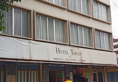 Hotel Toran