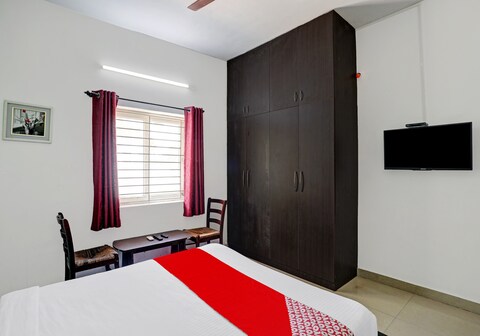 Hotel OThe Max Well Resort Near Juhu Beach