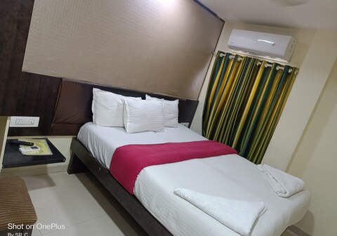 Hotel Golden Sagar, Near Bandra Kurla Complex (BKC)