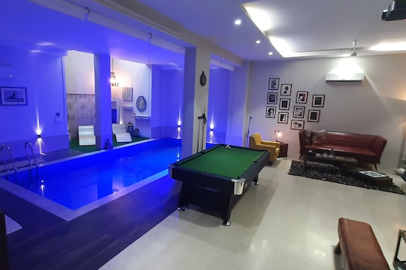 1Bhk With Pool and Jaccuzi in south delhi , by maple key stays