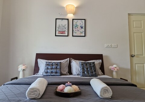 Cozy Cabana - Asian Paradise