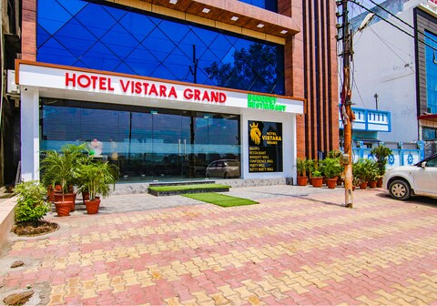 Hotel Vistara Grand
