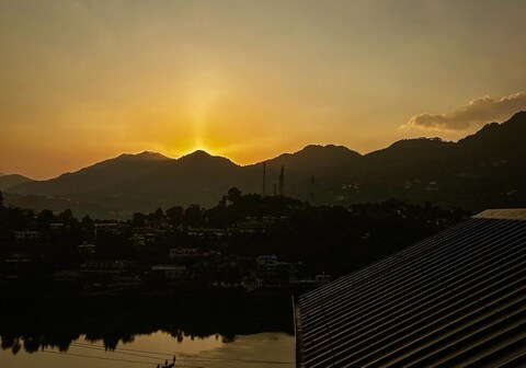 Mohini's Lake View Villa