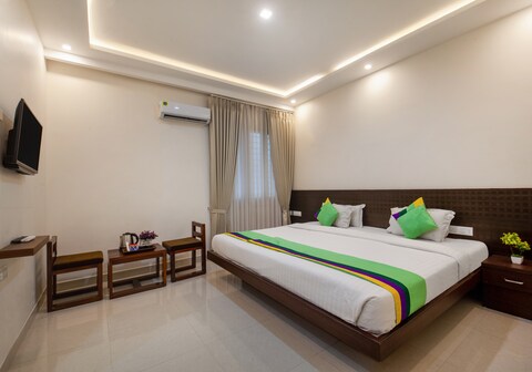 Treebo Sans Sarav Kushalnagar