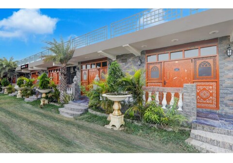 Sparrow Farms and Resorts