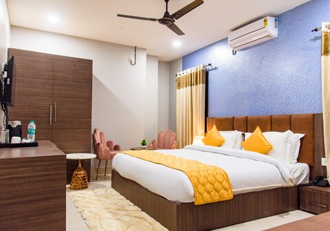 Hotel Divine Paradise