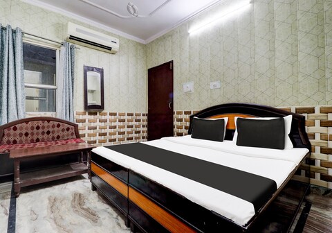 Hotel O Sheetal Ganga Dham