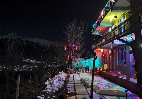 Devcasa by Nomadic Den