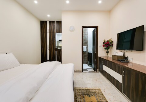 5 Bhk Duplex with Party Terrace