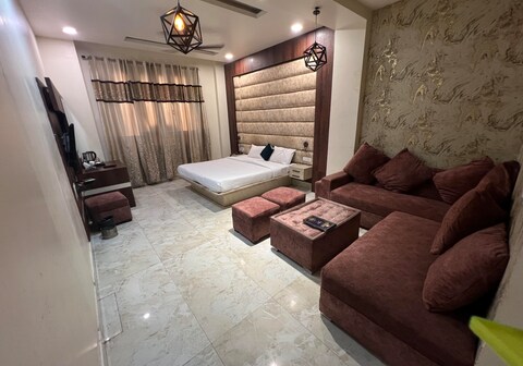 Hotel Crown Inn