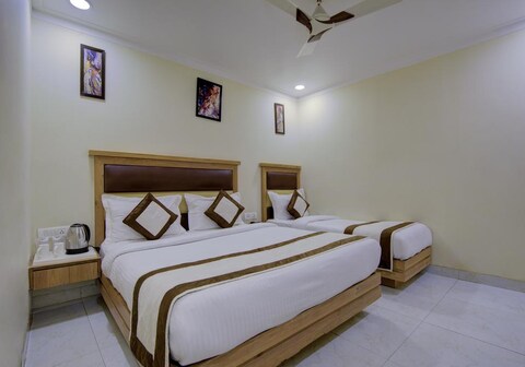 Hotel Amar International