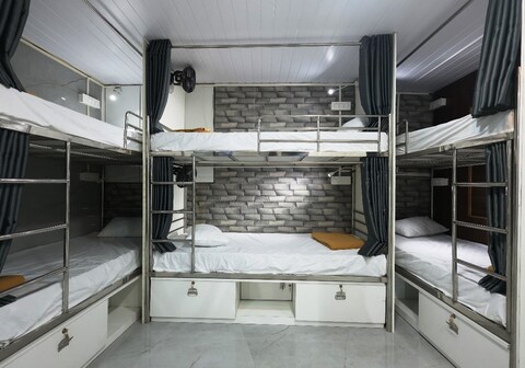 Quick Stay Best Hostel Dormitory Mumbai