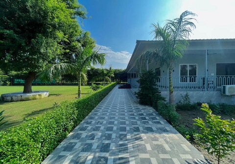 Luxe Greens Farmhouse