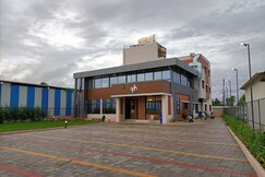 Hotel Veeratn, Hatkalangda Hotel Veeratn, Hatkalangda