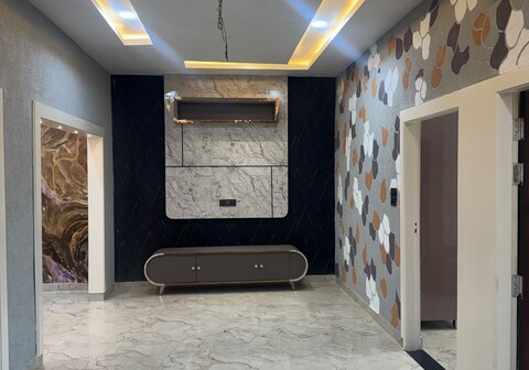 2BHK Private Floor | Near Main Market