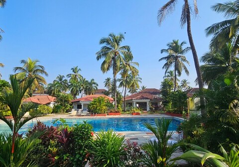 Grand 4BHK Luisa by the Sea