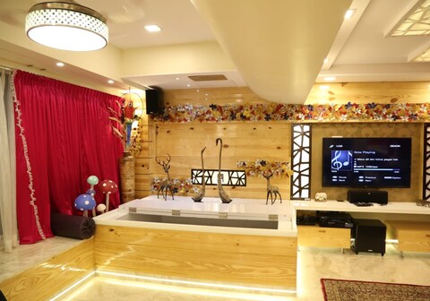 Elegant Hospitality Spacious Rooms in a 2BHK Apartment