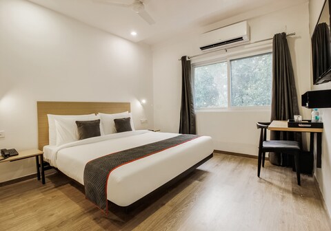 Super Townhouse 359 Begumpet Near Hyderabad Central