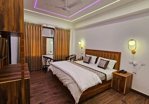 White House Hotel & Banquet