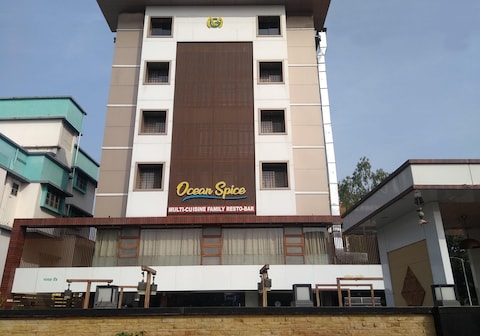 Hotel Maval Grrand