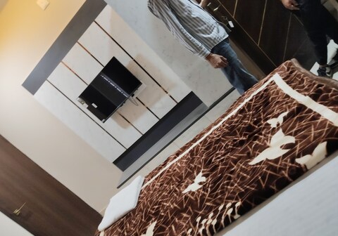 Paradise Hotel and Bar