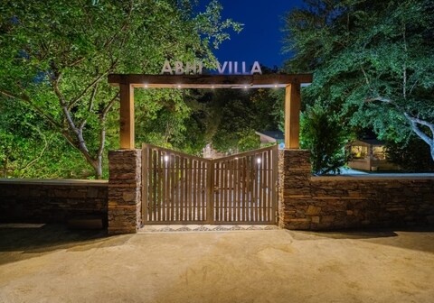 Abhiraj Jungle Villa | A luxury Villa with Pool