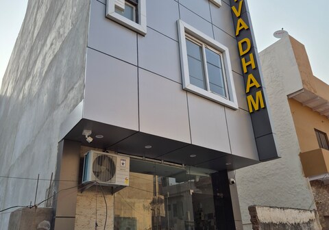 OnlyStay Shiva Dham-Shri Banke Bihari Temple, Vrindavan