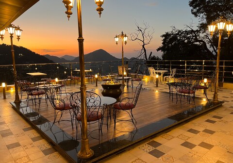 Hotel Skylark by Gabrian Hotels