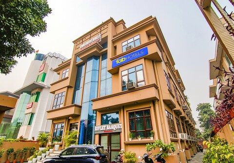 FabHotel Prime The Rivlet Premium