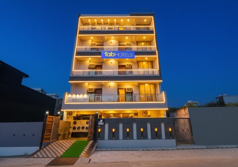 FabHotel La Corporate Suite