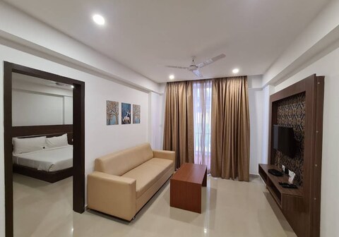 Aryaan service apartment