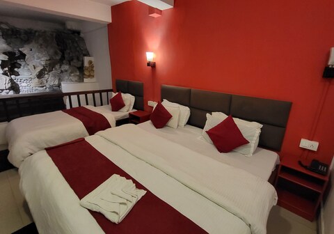 Flora Fountain 1 Km from MG Marge