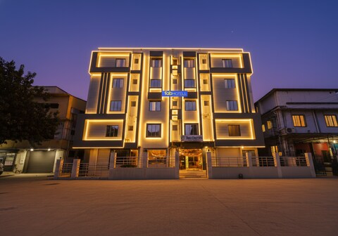 FabHotel The Crystal - Near New Market