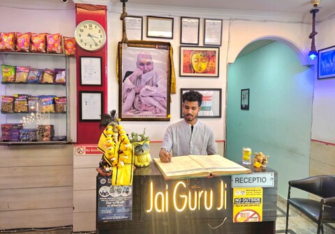 Hotel White Elephant