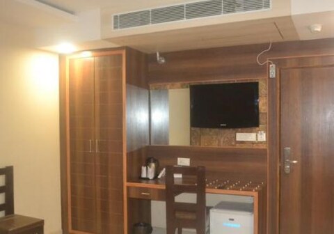 DoubleStays Dargah Shariff