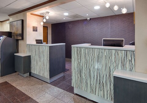 Best Western Plus Richmond Airport Hotel