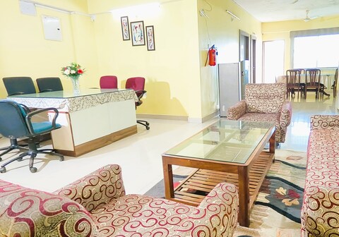 Deluxe Service Apartment City Centre