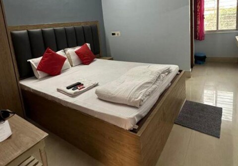 FabHotel Forreal Stays