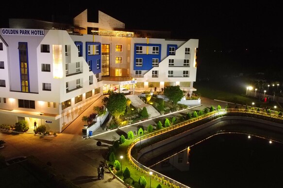 Golden Park Hotel & Resort
