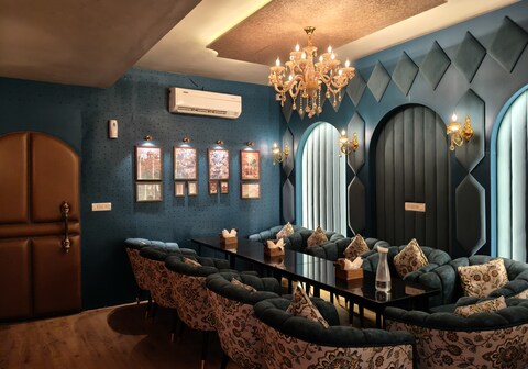 HOTEL PARV - Near Jawahar Circle