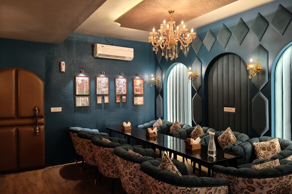 HOTEL PARV - Near Jawahar Circle