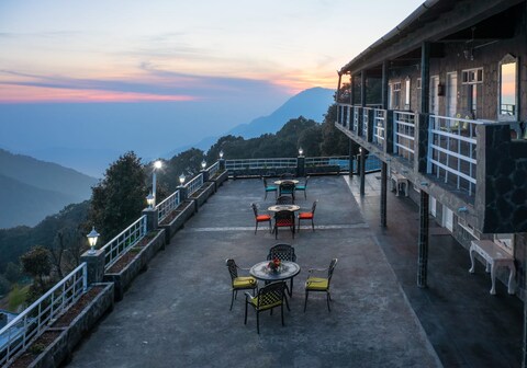 Naini Chalet Resort