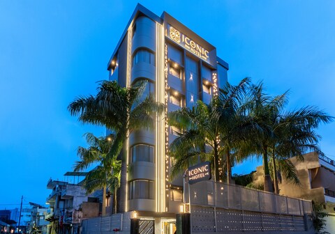 Iconic Hotel