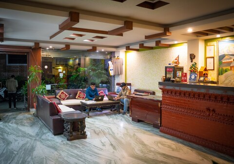 Alpine Hotel & Apartment