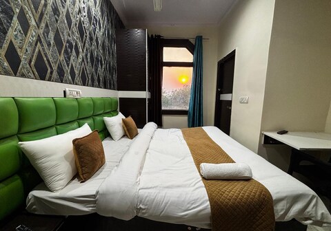 HOTEL AKASH CONTINENTAL