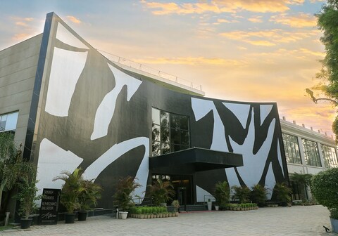 Park Boulevard Hotel & Resort
