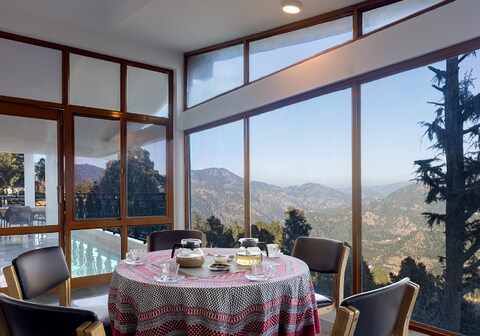 V are Family | Lion's Den 7 BHK Villa