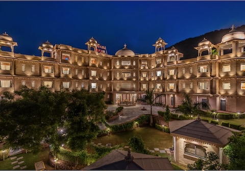 Traavista Aravali Mahal-Luxury Lake View Heritage Resort