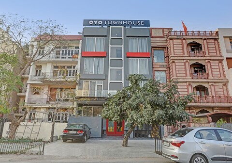 Townhouse 587 Sector 19